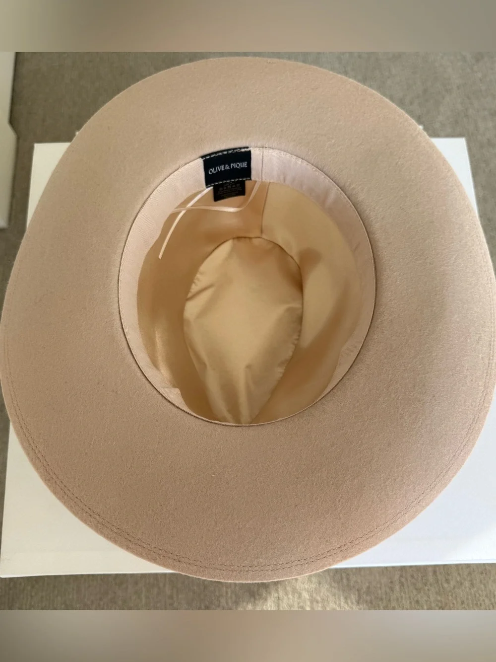 New. Olive & Pique Wool Classic Hat. New and never worn. 100% wool. One size.